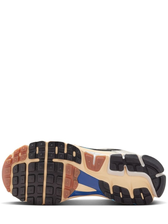 Nike: Nike Zoom Vomero 5 Sneakers