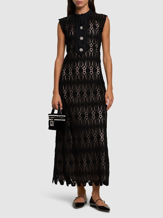 Giambattista Valli: Robe longue en macramé brodé