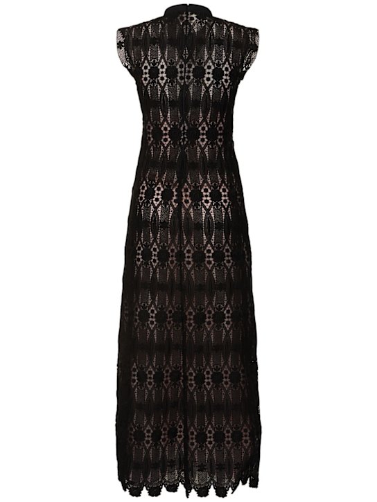 Giambattista Valli: Robe longue en macramé brodé