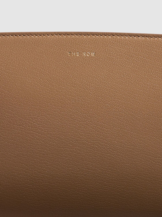 The Row: Bolso Dalia de piel