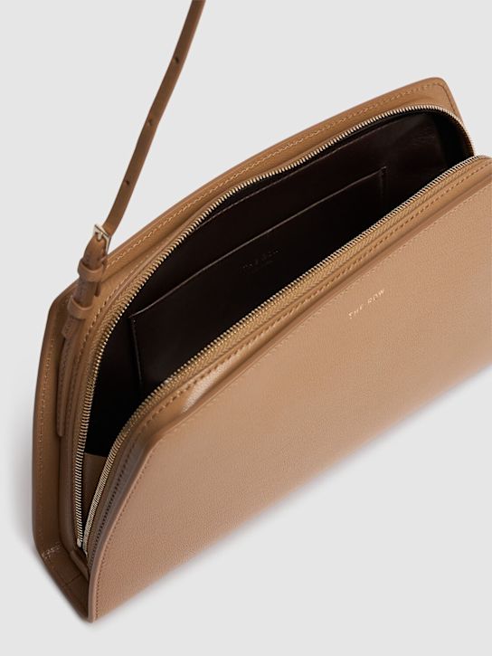 The Row: Bolso Dalia de piel