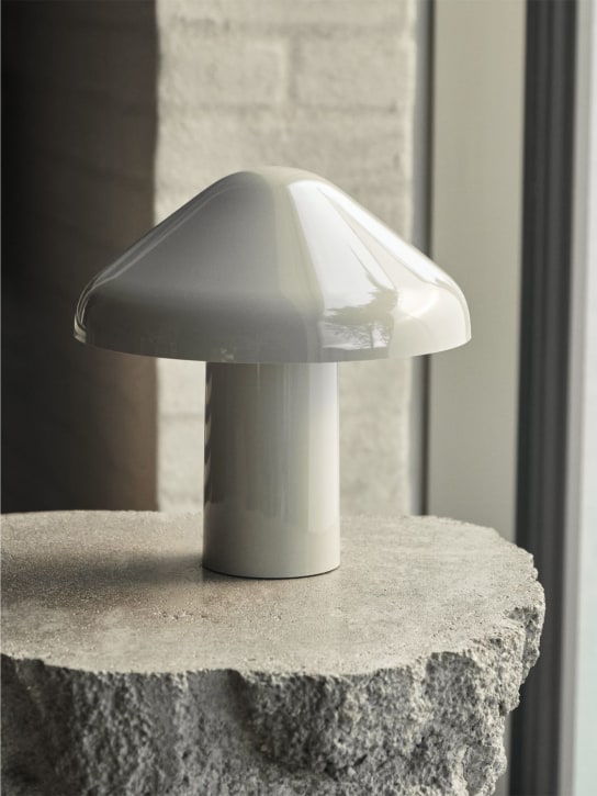 HAY: Tragbare Lampe „Pao“