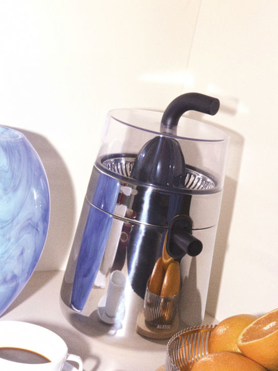 Alessi: Toru citrus juicer