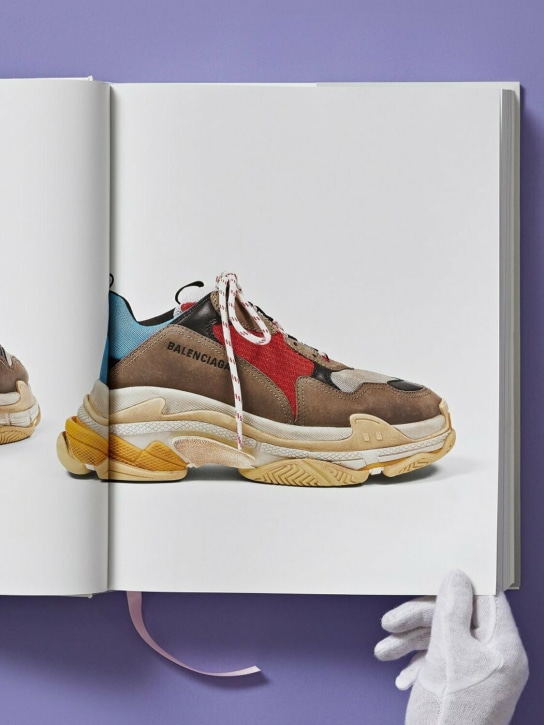 Taschen: Shoes A-Z. The Collection of The Museum
