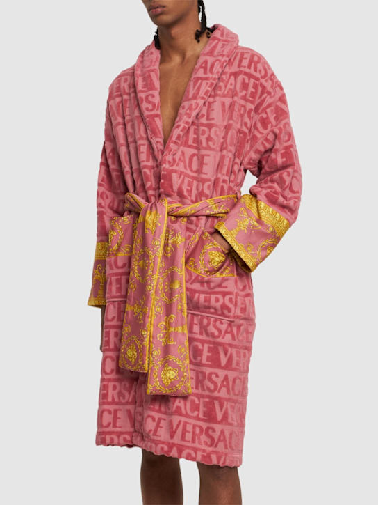 Versace: Badetuch „I Heart Baroque“