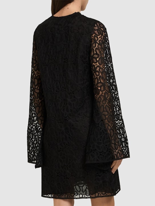 Giambattista Valli: Robe courte en dentelle à manches longues
