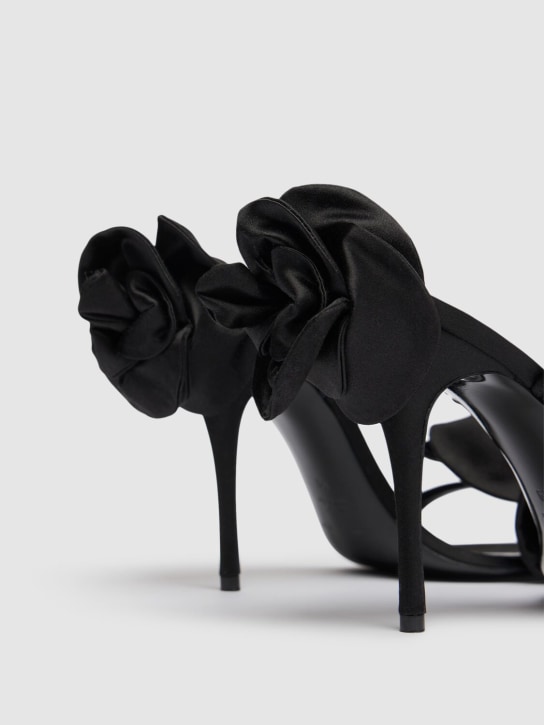 Magda Butrym: Sandales en satin détail fleurs 105 mm