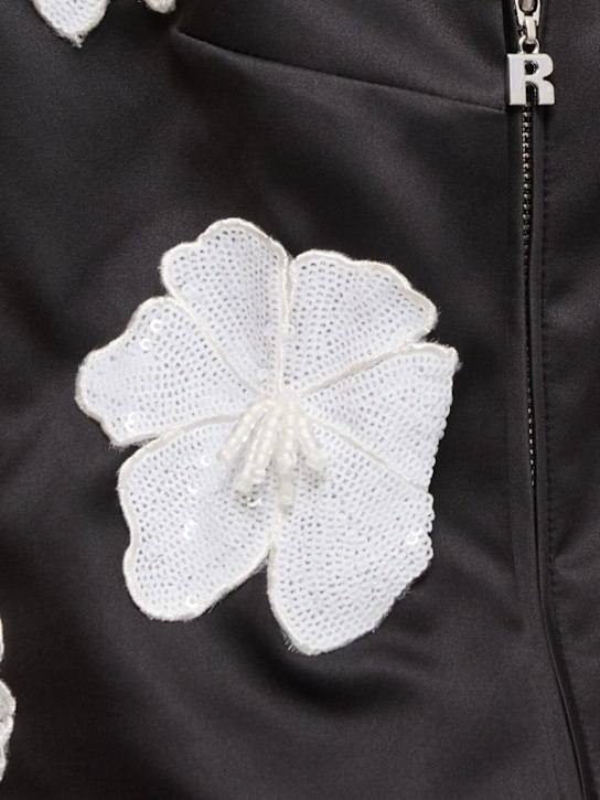 Rotate: Haut en satin fleuri