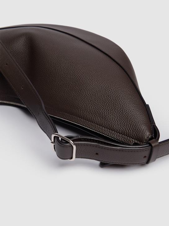 The Row: Schultertasche aus Narbleder „Jouve“