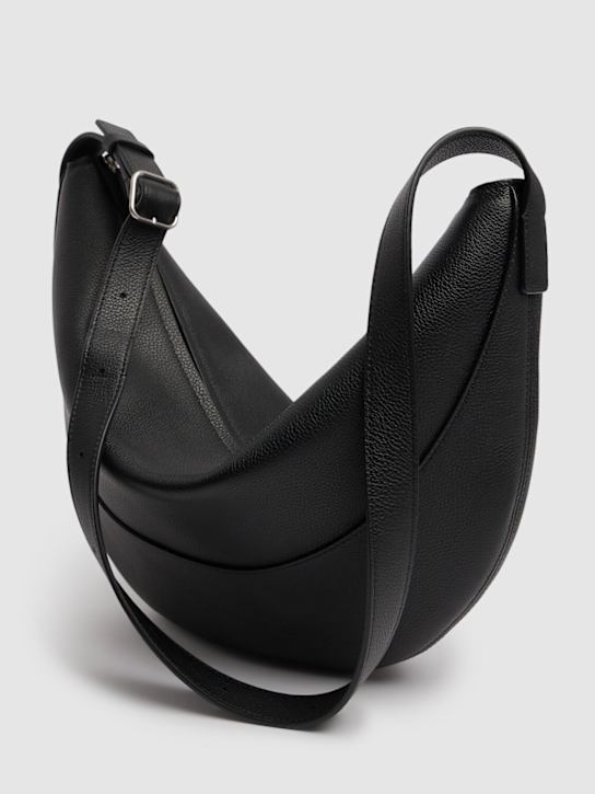 The Row: Schutertasche aus Narbleder „Jouve“