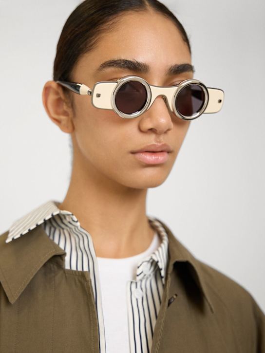 Kuboraum Berlin: Lunettes de soleil rondes en métal et acétate J50