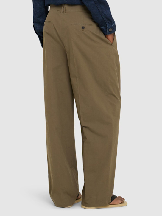 The Row: Baumwollhose mit Plisseedetail „Silas“