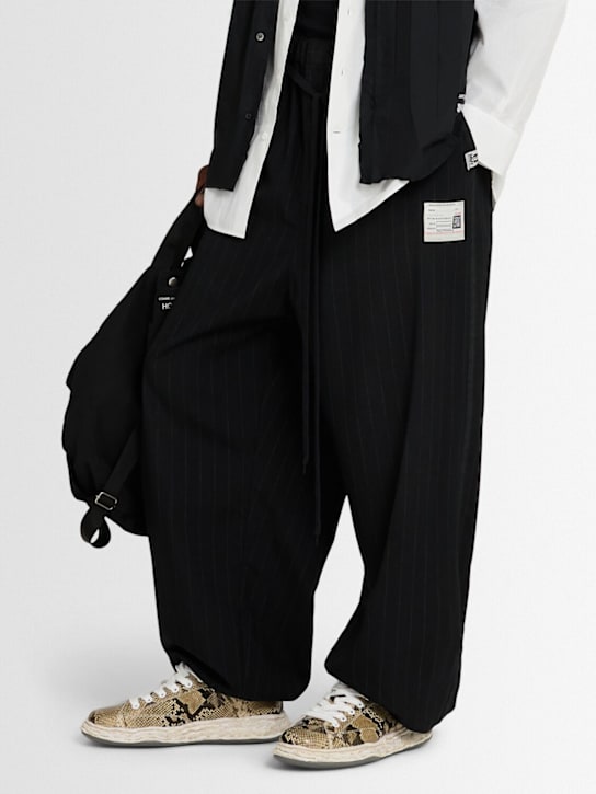 Mihara Yasuhiro: CHARLES python print low sneakers