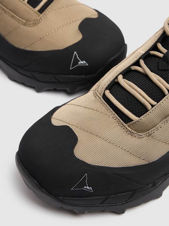 Roa: Sneakers en matière technique Katharina