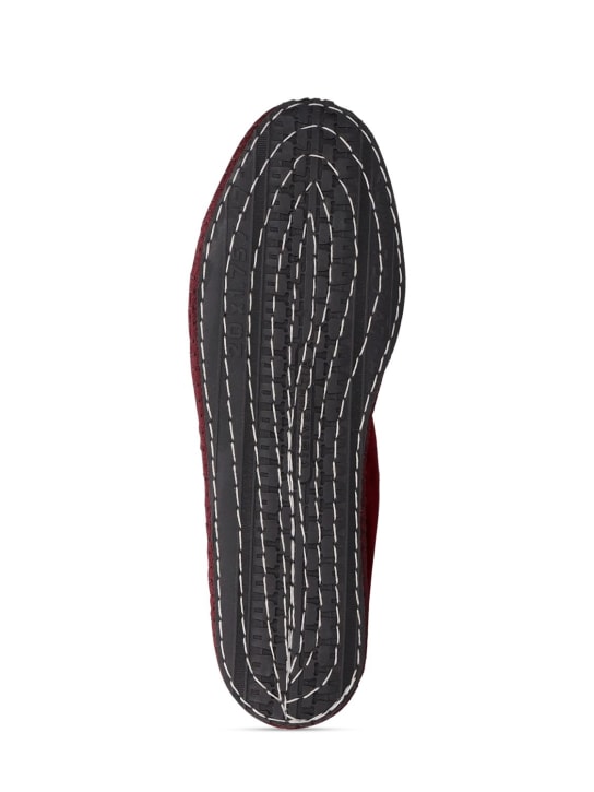Vibi Venezia: Chaussures Mary Jane en velours Bordeaux 10 mm