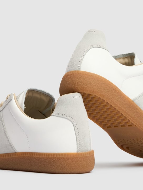 Maison Margiela: SNEAKERS AUS LEDER UND WILDLEDER „REPLICA“