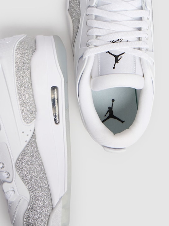Jordan: Sneakers "Air Jordan 4 SE"