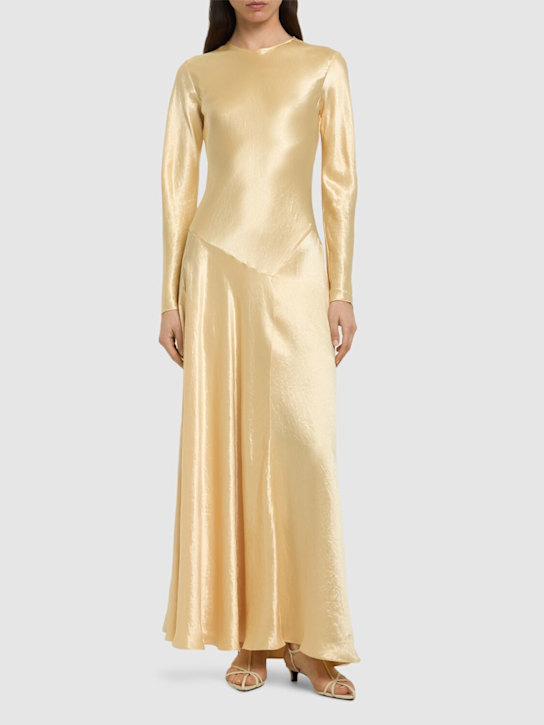 Abadia: Langes Kleid aus Satin „Yara“