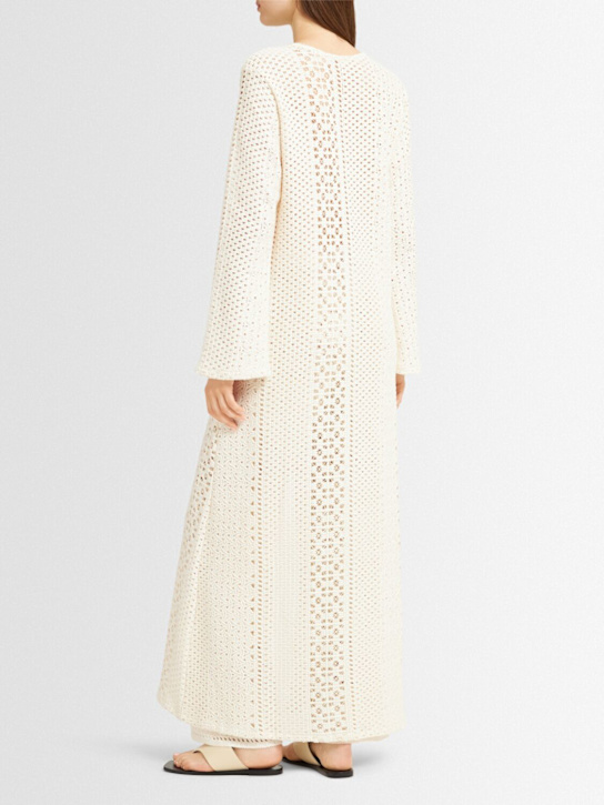 Sara Cristina: Vestido largo de crochet con perla