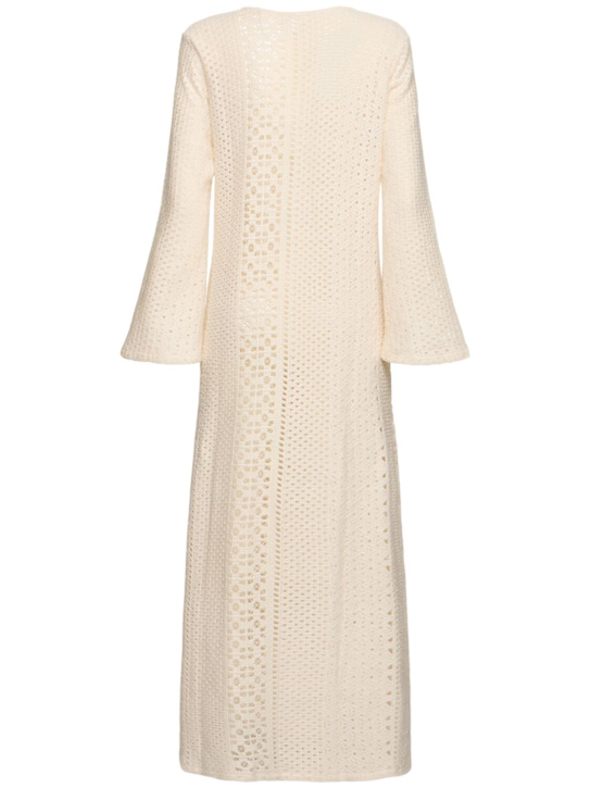 Sara Cristina: Vestido largo de crochet con perla