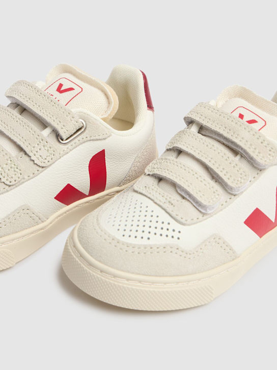 Veja: Sneakers aus chromfreiem Leder „V-90“