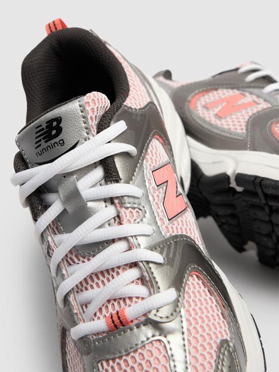 New Balance: Sneakers 530