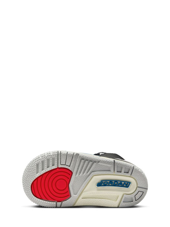 Jordan: Jordan 3 Retro OG sneakers