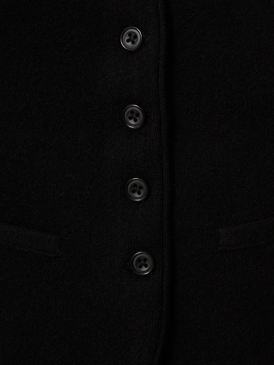 Guest In Residence: Gilet sartoriale in cashmere