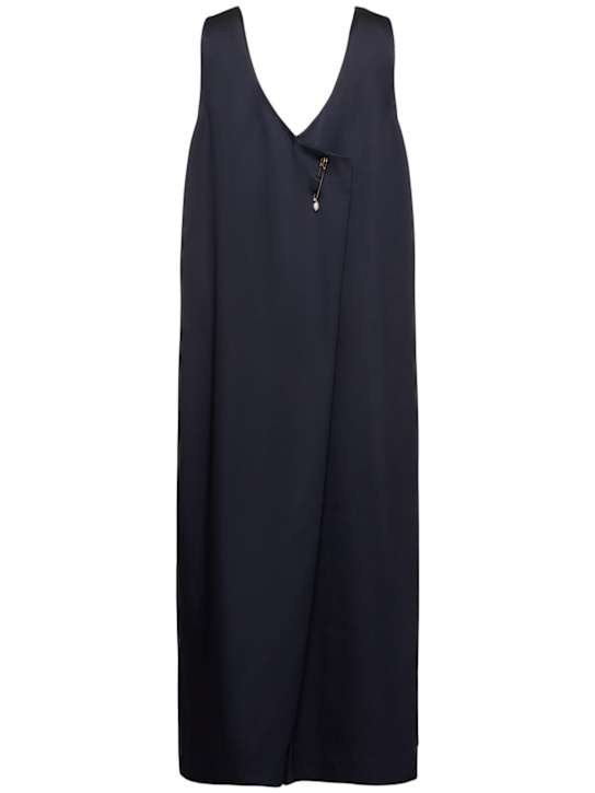 Carven: Robe midi en satin avec broche