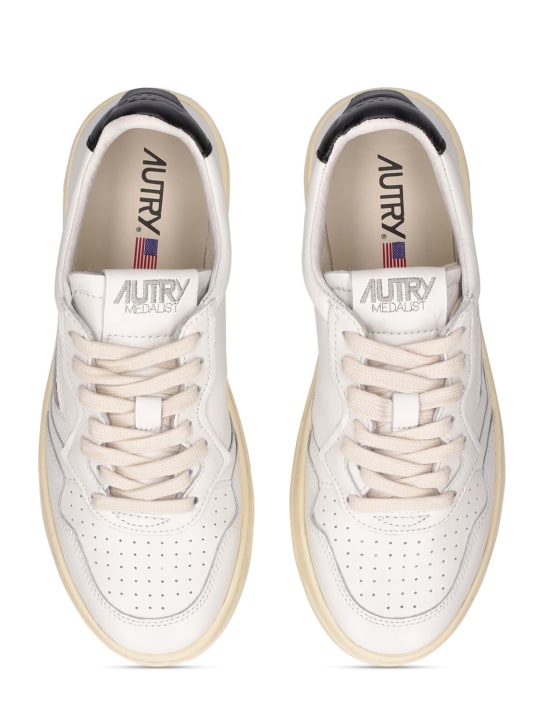 Autry: 35mm hohe Sneakers „Medalist“