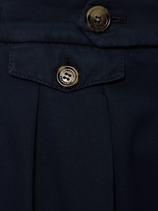 Brunello Cucinelli: Hose aus Baumwolle mit Plissees