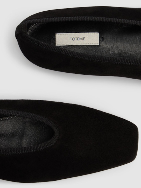Toteme: Ballerines en daim Minimalist 10 mm
