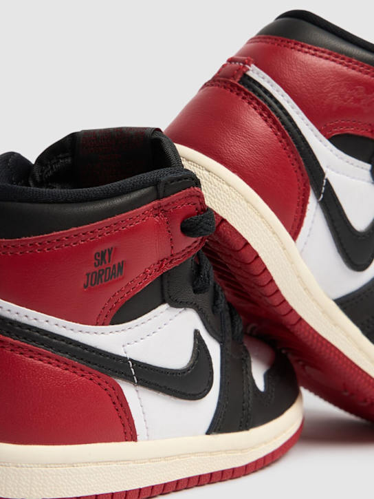 Jordan: Sneakers "Jordan 1 Retro High OG“