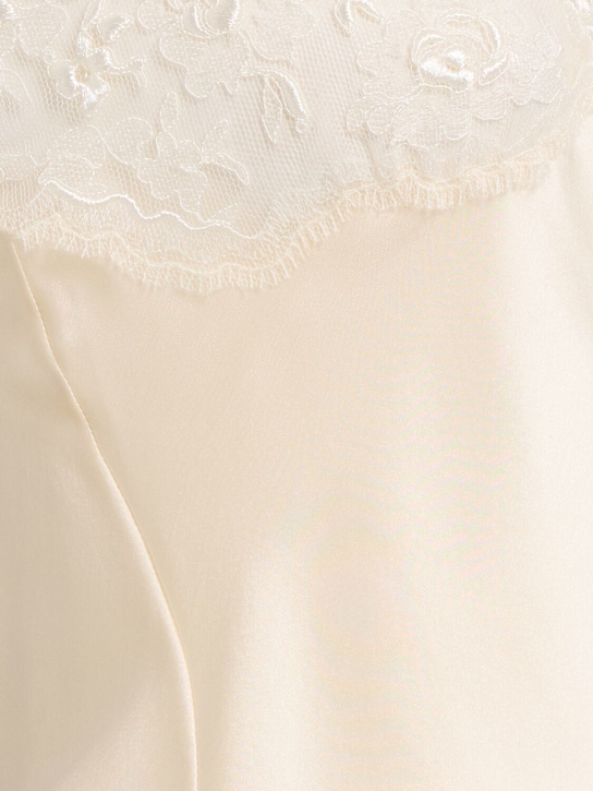 Chloé: Ruffled silk top