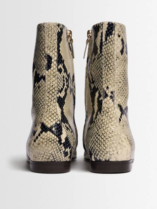 Khaite: Stiefel mit Pythondruck „Colt“
