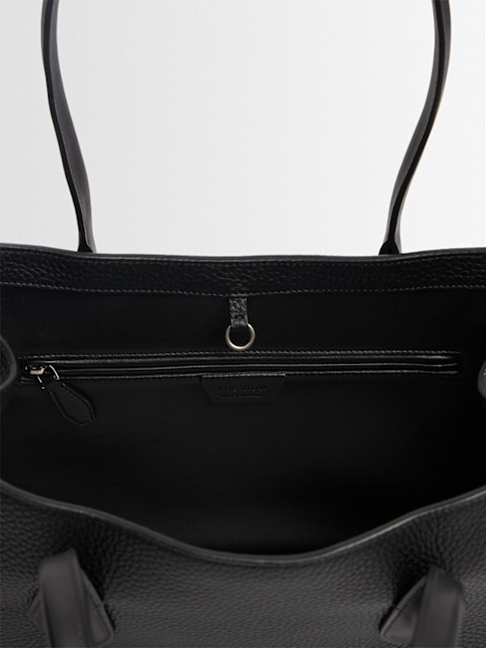 The Row: Bolso Argel de piel de grano