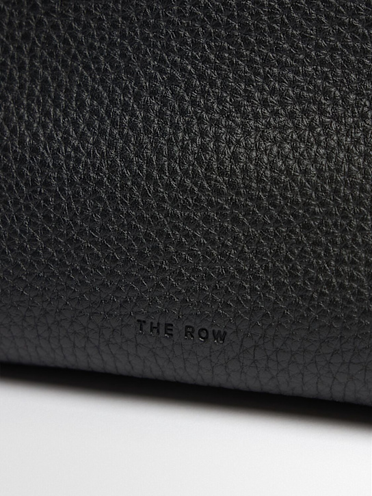 The Row: Busta Agnes in pelle martellata