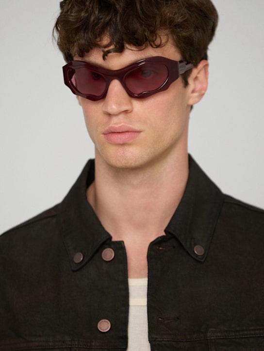 Kuboraum Berlin: Lunettes de soleil E22 BX