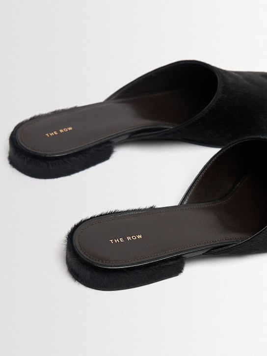 The Row: Mules de piel efecto potro