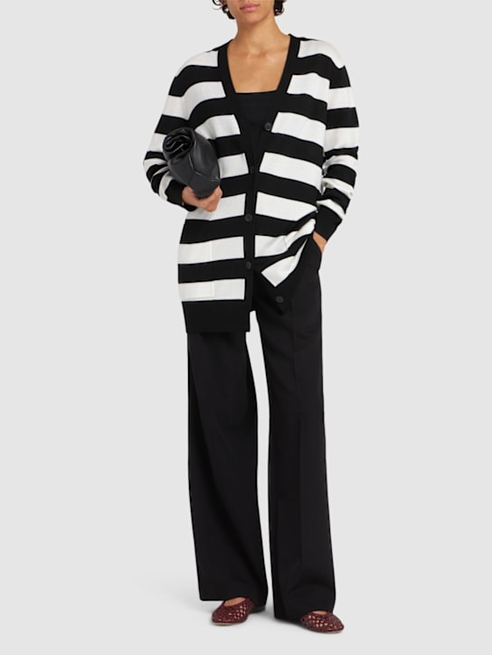 Max Mara: Cárdigan de lana a rayas