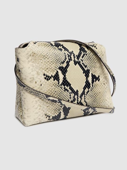 Khaite: Medium Schultertasche aus Leder mit Krokoprägung