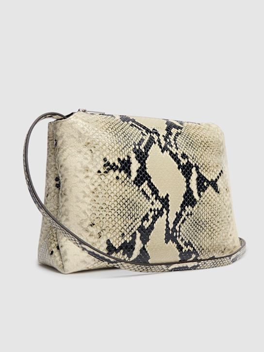 Khaite: Medium Schultertasche aus Leder mit Krokoprägung