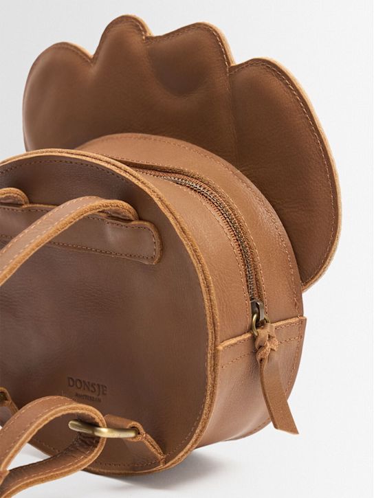 Donsje: Bear leather backpack