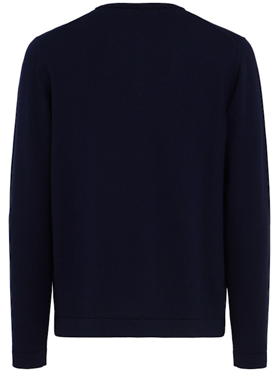 THE CORE: Lightweight wool knit crewneck sweater