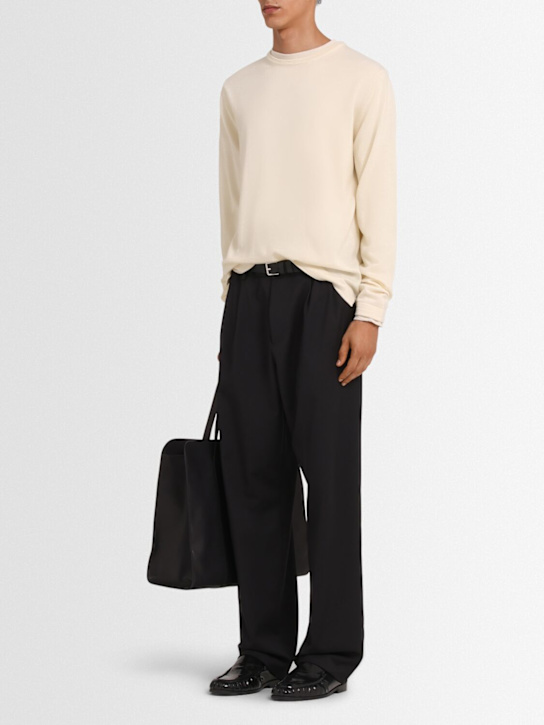 THE CORE: Lightweight wool knit crewneck sweater