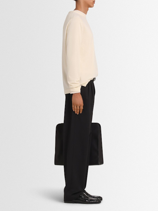 THE CORE: Lightweight wool knit crewneck sweater
