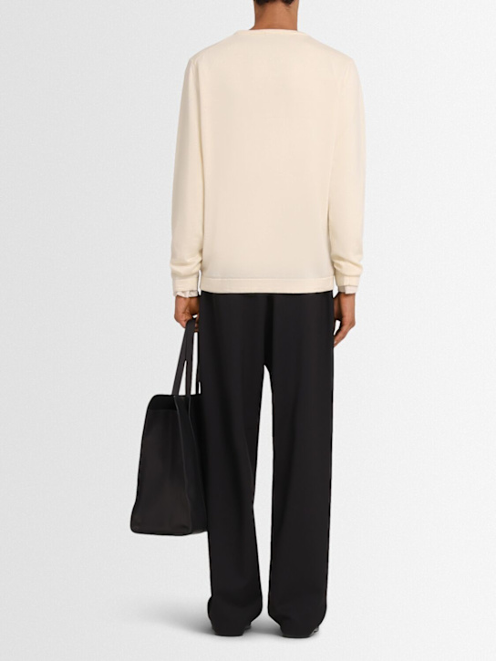 THE CORE: Lightweight wool knit crewneck sweater