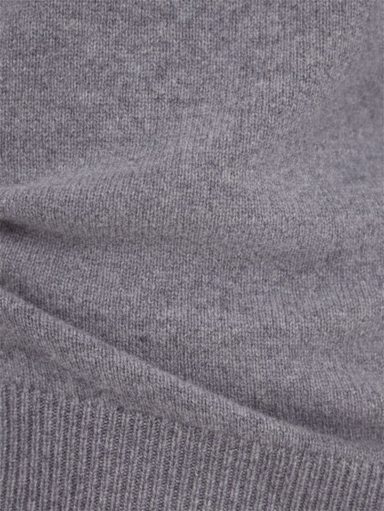THE CORE: Wool knit funnel neck sweater
