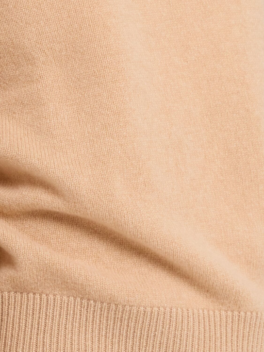 THE CORE: Wool knit funnel neck sweater