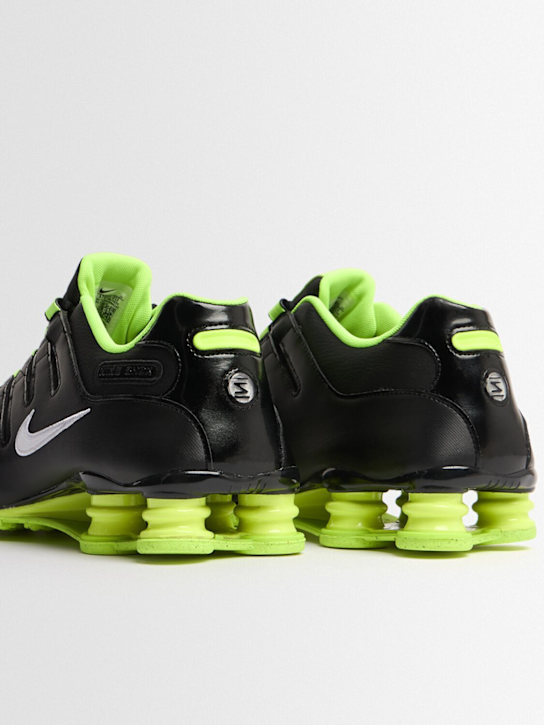 Nike: Sneakers Shox NZ